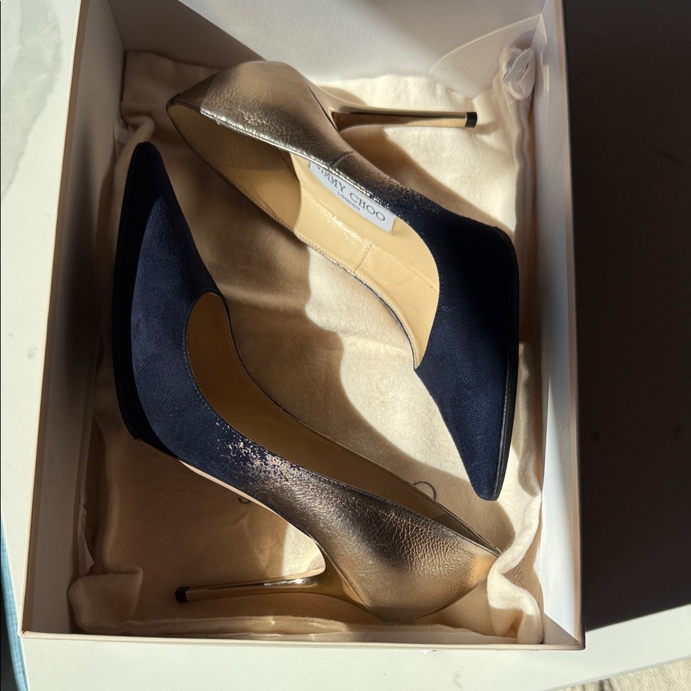 Jimmy Choo Elegant Navy and Gold Heels - Picture 8 of 9
